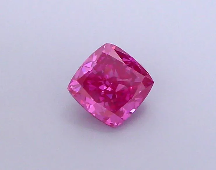 1.02ct Cushion modified Lab Grown Diamond (Colour Fancy Vivid Pink, Clarity VVS2, IGI Certified)
