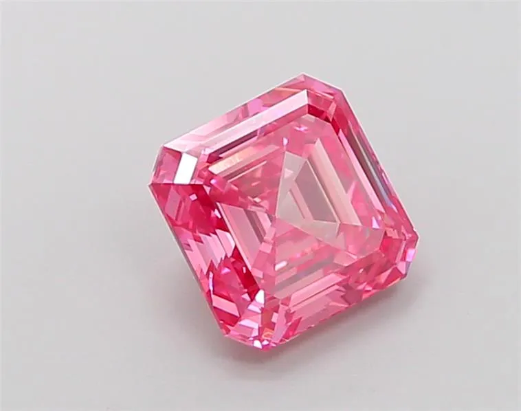 1.55ct Square emerald Lab Grown Diamond (Colour Fancy Vivid Pink, Clarity VS1, IGI Certified)