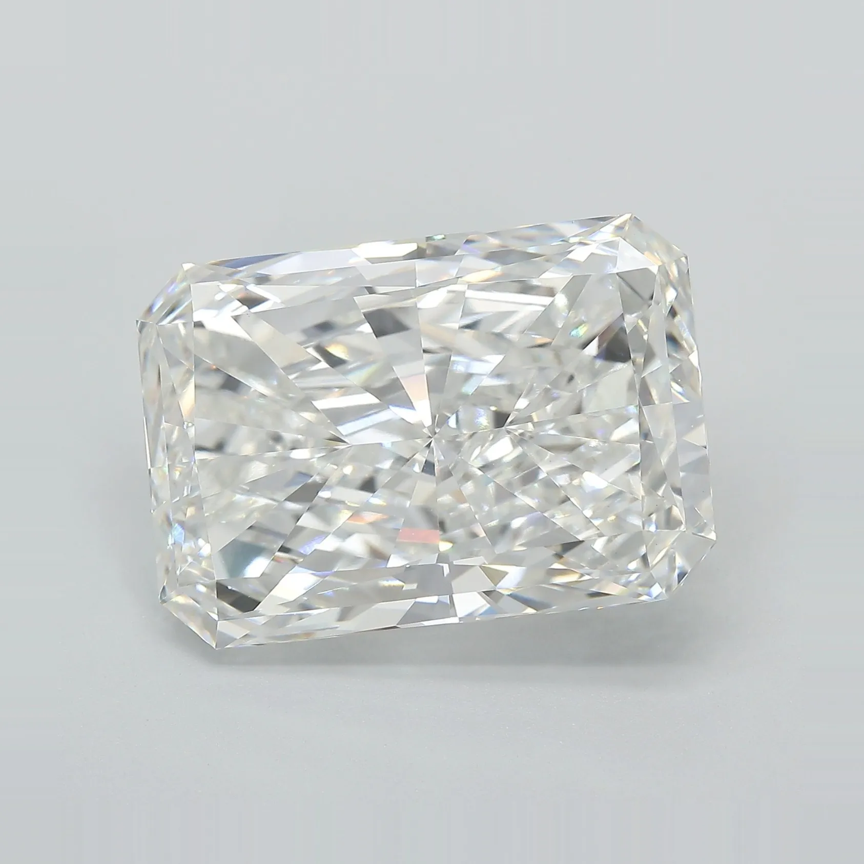 14.44ct Radiant Lab Grown Diamond (Colour G, Clarity VVS2, IGI Certified)