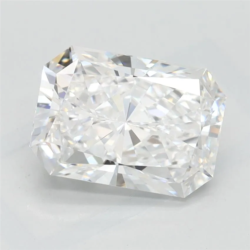 2.00ct Radiant Lab Grown Diamond (Colour D, Clarity VVS1, IGI Certified)