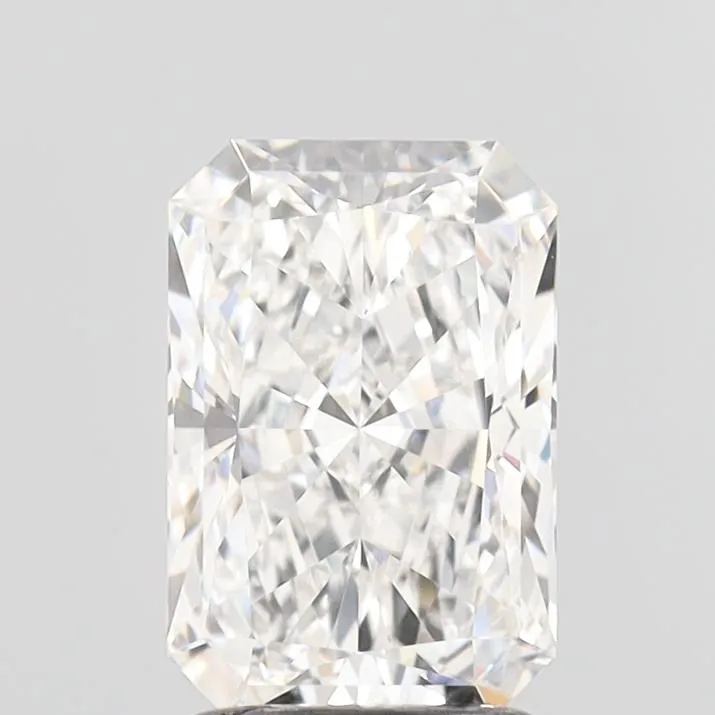 2.01ct Radiant Lab Grown Diamond (Colour E, Clarity VVS1, IGI Certified)
