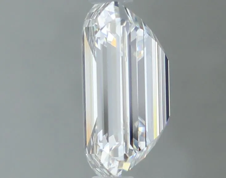 2.20ct Emerald Lab Grown Diamond (Colour E, Clarity VVS2, Cut EX, IGI Certified)