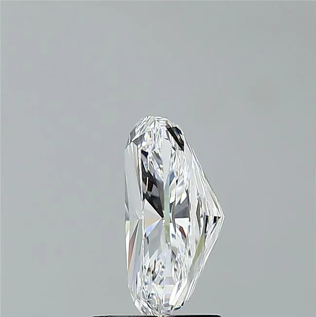 2.22ct Cushion modified Lab Grown Diamond (Colour D, Clarity VVS2, IGI Certified)