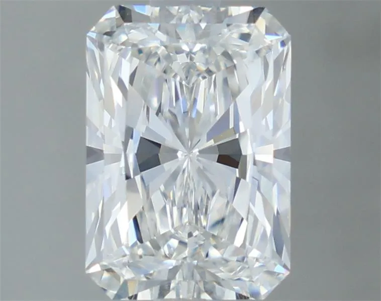 2.44ct Radiant Lab Grown Diamond (Colour E, Clarity VVS2, Cut EX, IGI Certified)
