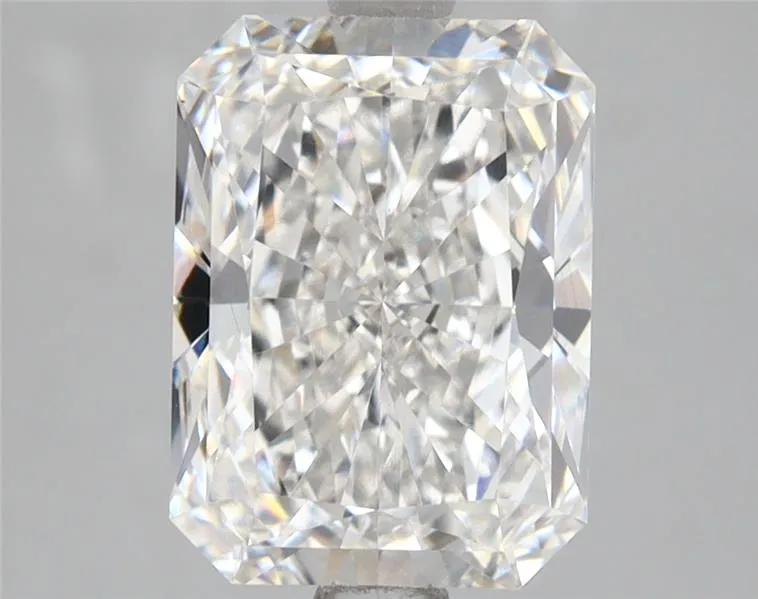 2.71ct Radiant Lab Grown Diamond (Colour F, Clarity VVS2, IGI Certified)