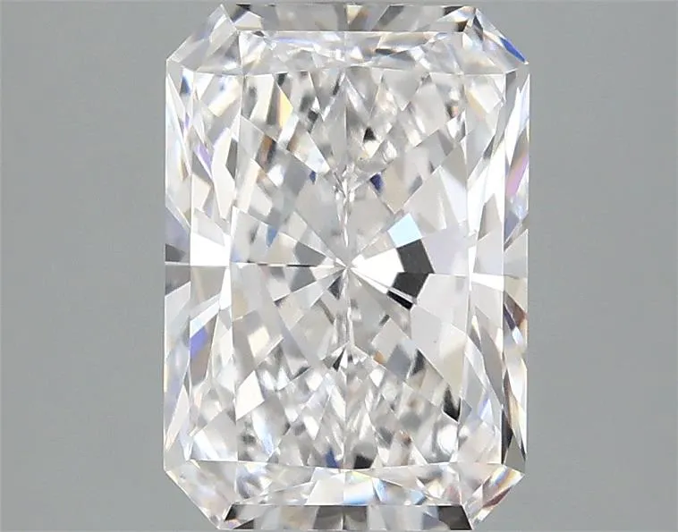 3.03ct Radiant Lab Grown Diamond (Colour F, Clarity VVS2, IGI Certified)