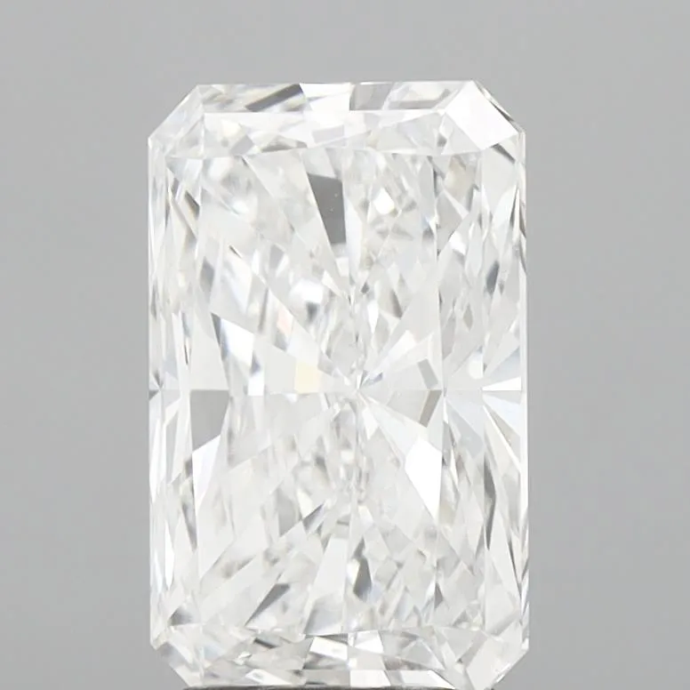 3.07ct Radiant Lab Grown Diamond (Colour E, Clarity VVS2, IGI Certified)