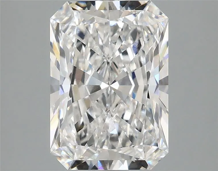 3.09ct Radiant Lab Grown Diamond (Colour E, Clarity VVS2, IGI Certified)