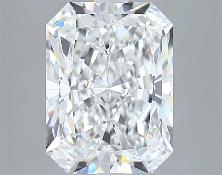 3.21ct Radiant Lab Grown Diamond (Colour D, Clarity VVS2, IGI Certified)