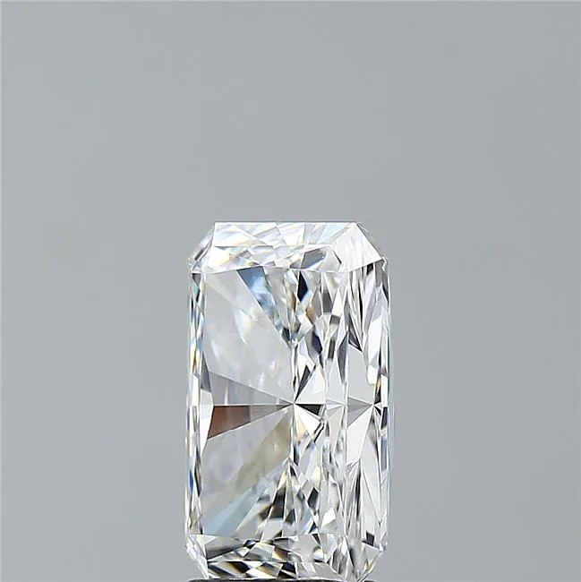 3.25ct Radiant Lab Grown Diamond (Colour E, Clarity VVS1, IGI Certified)