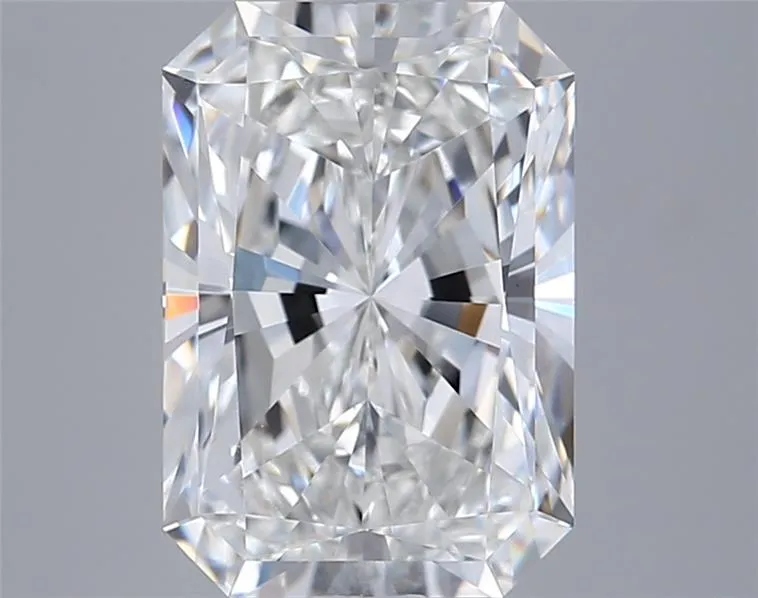 3.30ct Radiant Lab Grown Diamond (Colour F, Clarity VVS2, IGI Certified)