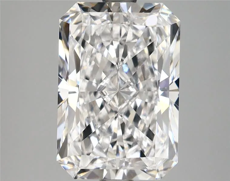 3.44ct Radiant Lab Grown Diamond (Colour D, Clarity VVS2, IGI Certified)