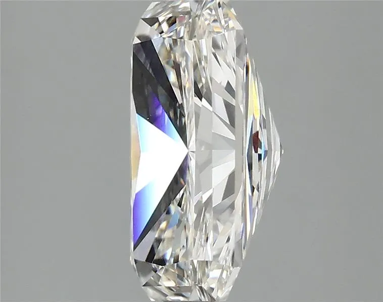 3.51ct Radiant Lab Grown Diamond (Colour H, Clarity VVS2, IGI Certified)