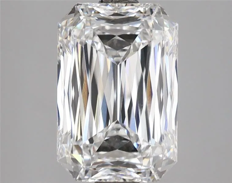 3.56ct Radiant Lab Grown Diamond (Colour E, Clarity VVS1, IGI Certified)