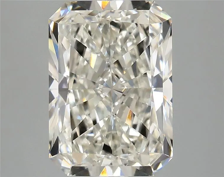 3.84ct Radiant Lab Grown Diamond (Colour H, Clarity VVS1, IGI Certified)