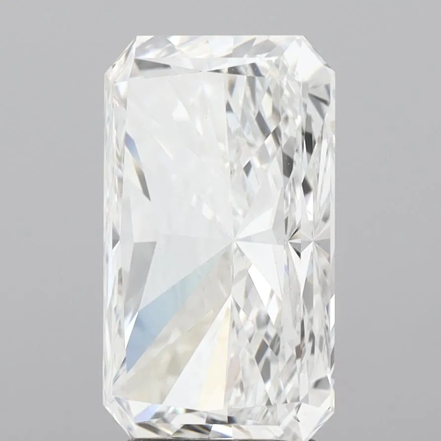 3.99ct Radiant Lab Grown Diamond (Colour E, Clarity VVS2, IGI Certified)