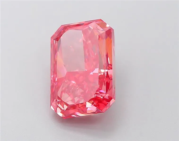 4.05ct Radiant Lab Grown Diamond (Colour Fancy Vivid Pink, Clarity VS1, IGI Certified)