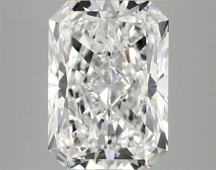 4.08ct Radiant Lab Grown Diamond (Colour E, Clarity VVS2, IGI Certified)