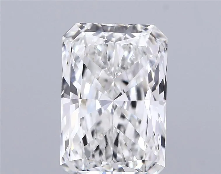 4.08ct Radiant Lab Grown Diamond (Colour F, Clarity VVS1, IGI Certified)