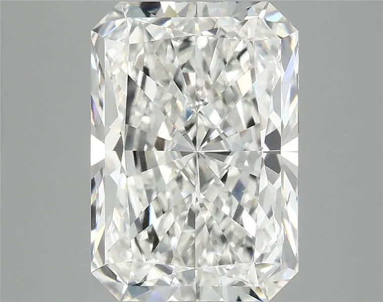 4.09ct Radiant Lab Grown Diamond (Colour G, Clarity VVS2, IGI Certified)