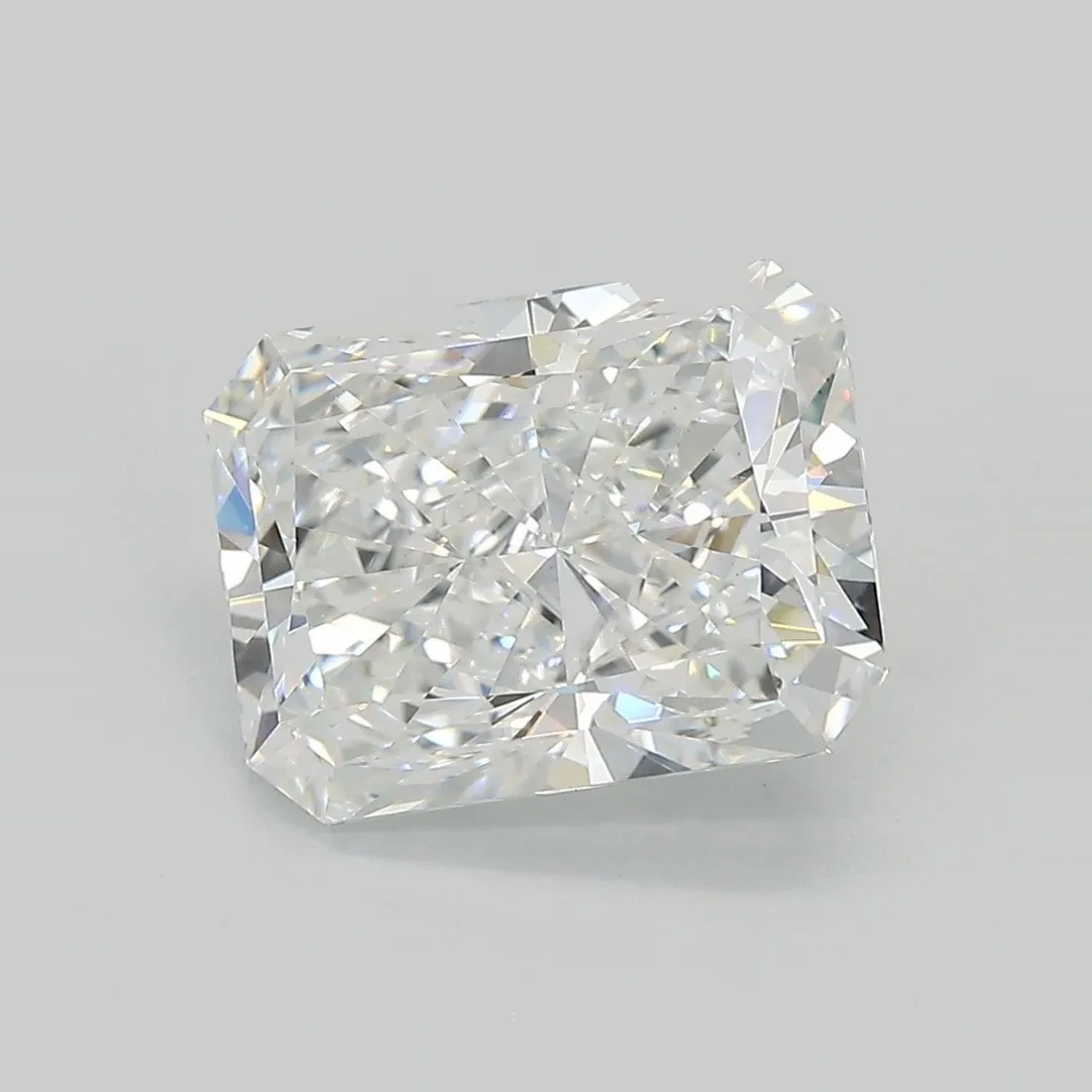 4.35ct Radiant Lab Grown Diamond (Colour E, Clarity VS1, IGI Certified)