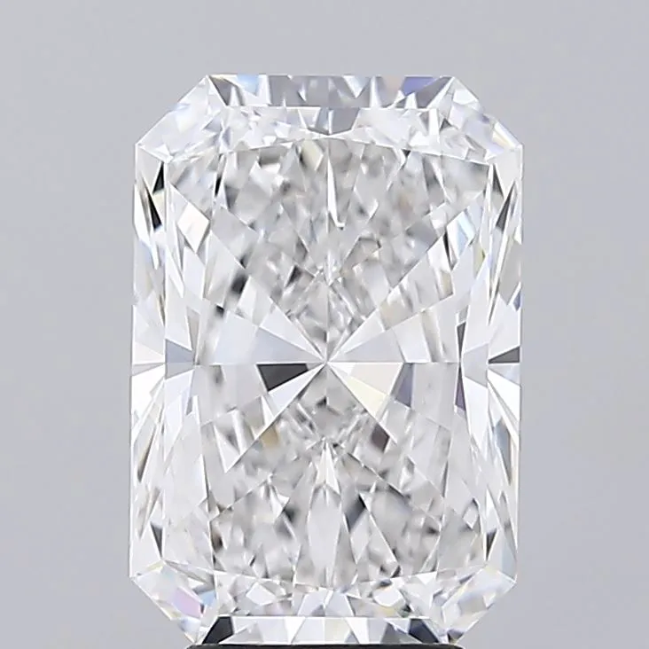 4.41ct Radiant Lab Grown Diamond (Colour E, Clarity VVS1, IGI Certified)