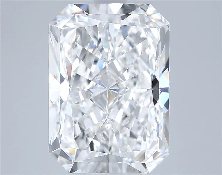 4.50ct Radiant Lab Grown Diamond (Colour D, Clarity VVS2, IGI Certified)