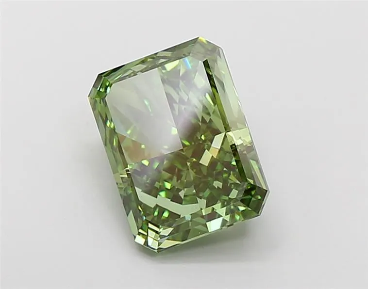 5.08ct Radiant Lab Grown Diamond (Colour Fancy Vivid Green, Clarity VVS2, IGI Certified)