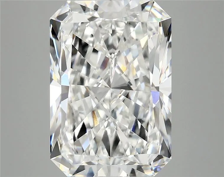 6.00ct Radiant Lab Grown Diamond (Colour E, Clarity VVS2, IGI Certified)