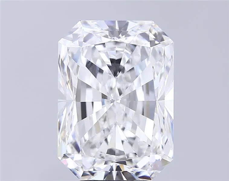 9.02ct Radiant Lab Grown Diamond (Colour E, Clarity VVS2, IGI Certified)